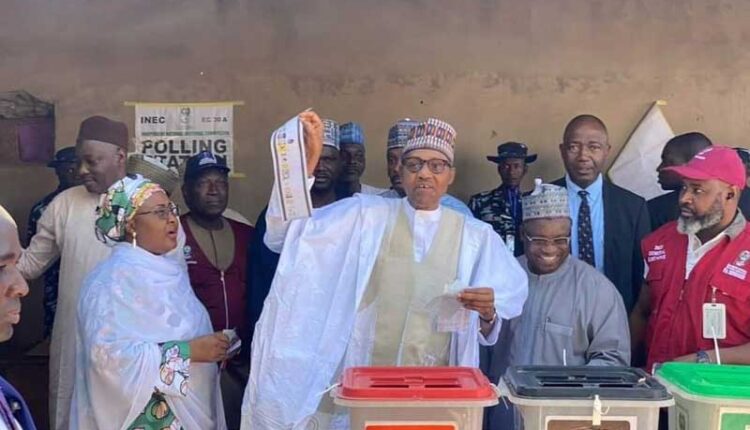 Who did Buhari vote? Buhari Votes in Daura, Displays Ballot Paper