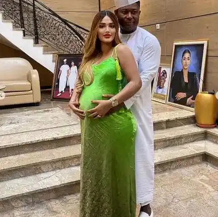 Billionaire Jack-Rich And Wife, Elizabeth, Welcome Newborn Baby