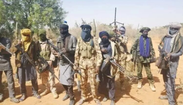 commotion-as-iswap-terrorists-attack-police-headquarters-in-borno-state,-kill-four-officers
