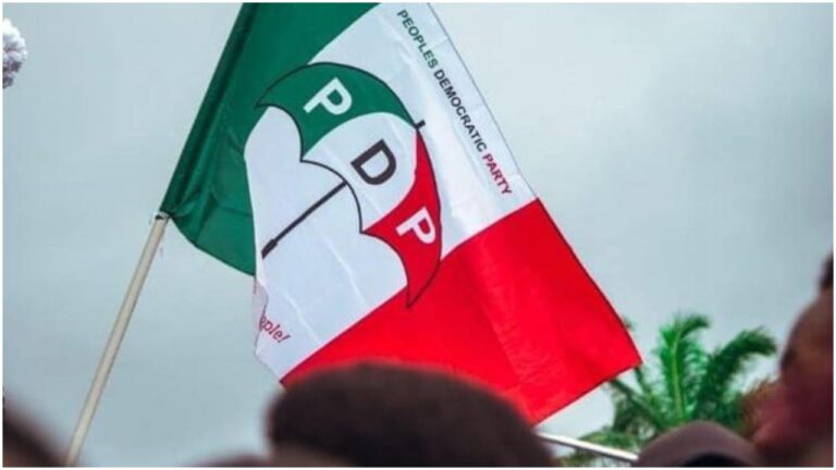 Three PDP Lawmakers, Scores of Supporters Defect to APC