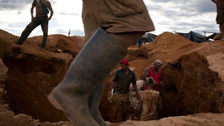 Niger: Many Trapped In Collapsed Mining Site