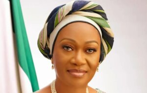 Tinubu Loves Nigerians Despite Economic Hardship – First Lady