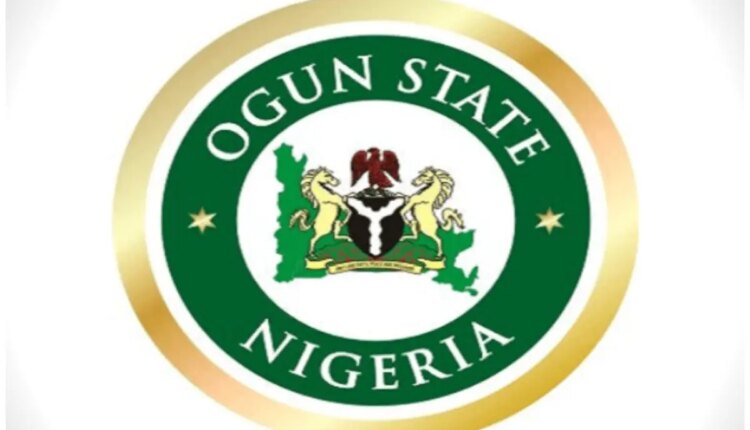 ogun-pays-86-retired-workers-n100m-as-benefit