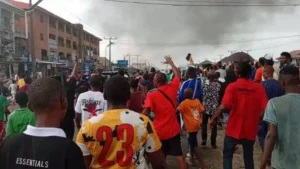 Policeman Shoots Unarmed Protesters, Injures One in Ughelli