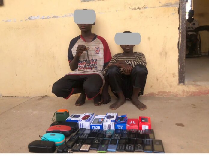 bauchi-police-arrest-two-jss-3-students-for-alleged-theft-of-100-phones bauchi-police-arrest-two-jss-3-students-for-alleged-theft-of-100-phones