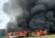 Video: Edo Youths Burn Police Station, Lynch Fulani Kidnappers Edo Youths Burn Police Station, Lynch Fulani Kidnappers Over Murdered Victim