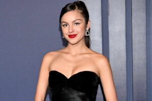 I Can’t Date Man Who Wants To Go To Space – Olivia Rodrigo