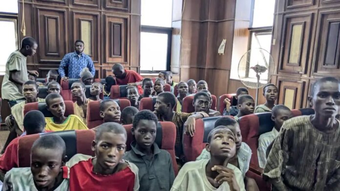 breaking:-end-bad-governance:-minors-freed-by-nigerian-govt-arrive-presidential-villa